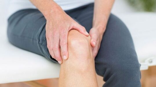A dor no xeonllo é un síntoma principal da artrose do xeonllo